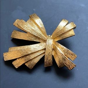 Gerry’s Starburst Brooch